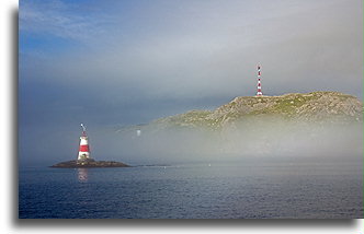 Hidden Island::The sun piercing through the fog created an incredible atmosphere::