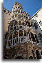 Scala Contarini del Bovolo::Venice, Italy::