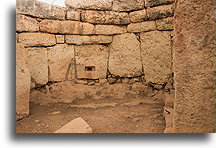 Apse::Mnajdra, Malta::