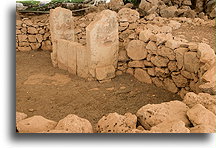 East Temple::Mnajdra, Malta::