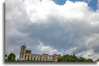 Castle on a Hillside::Castle in Janowiec, Poland::