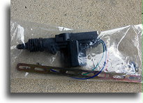 Aftermarket door lock actuator::Cheap, universal automotive actuator::