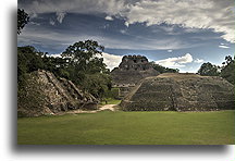 El Castillo::Xunantunich, Belize::