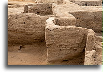 Mudbrick wall::Çatalhöyük, Turkey::