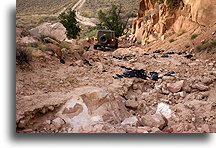 Climbing Down the Bobbys Hole #2::Beef Basin, Utah, USA::