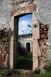 Prison Entrance::Thousands of prisoners were detained in New Caledonia::